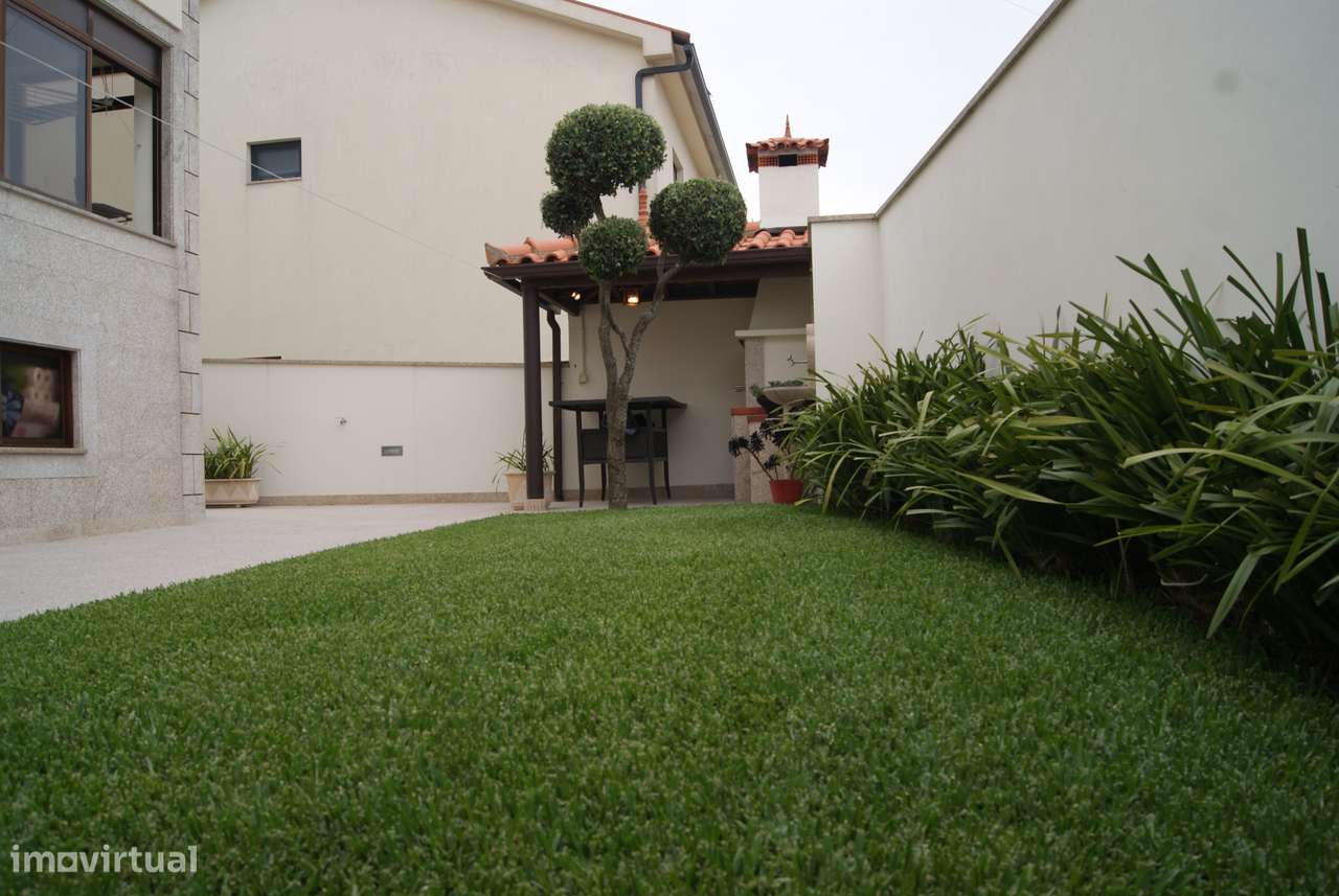 MORADIA INDIVIDUAL T3 _ Jardim, Zona Churrasqueira e poço_Cabreiros-17