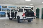 Toyota Hilux 2.4 D-4D 4X4 Cabine Dupla - 51