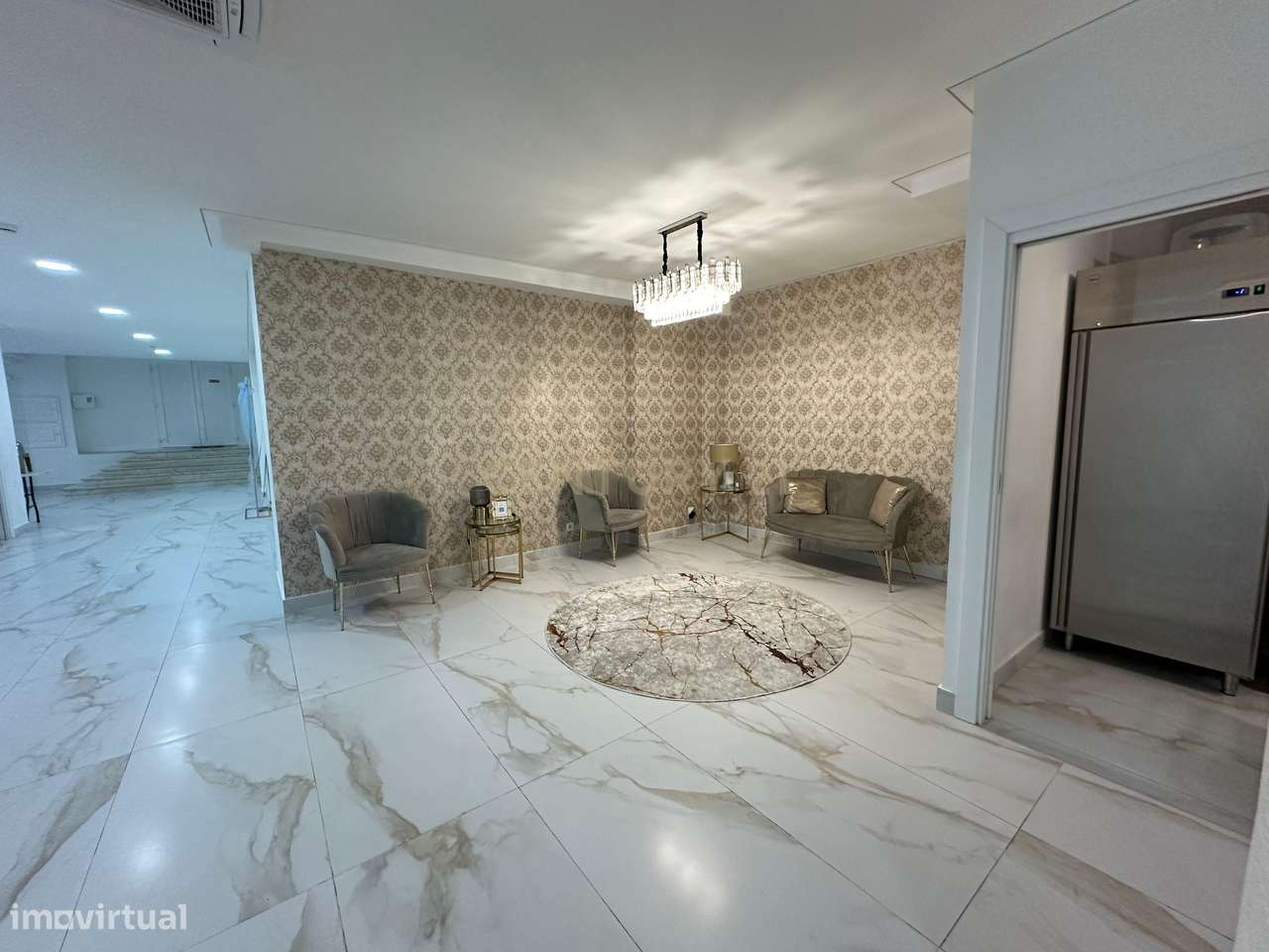 Loja - Armazém para Comércio remodelada na Amadora, Venteira - Grande imagem: 3/4