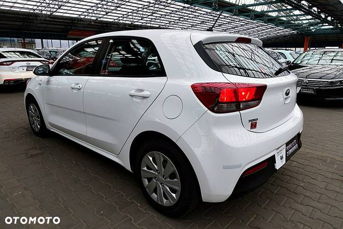 Kia Rio - 40