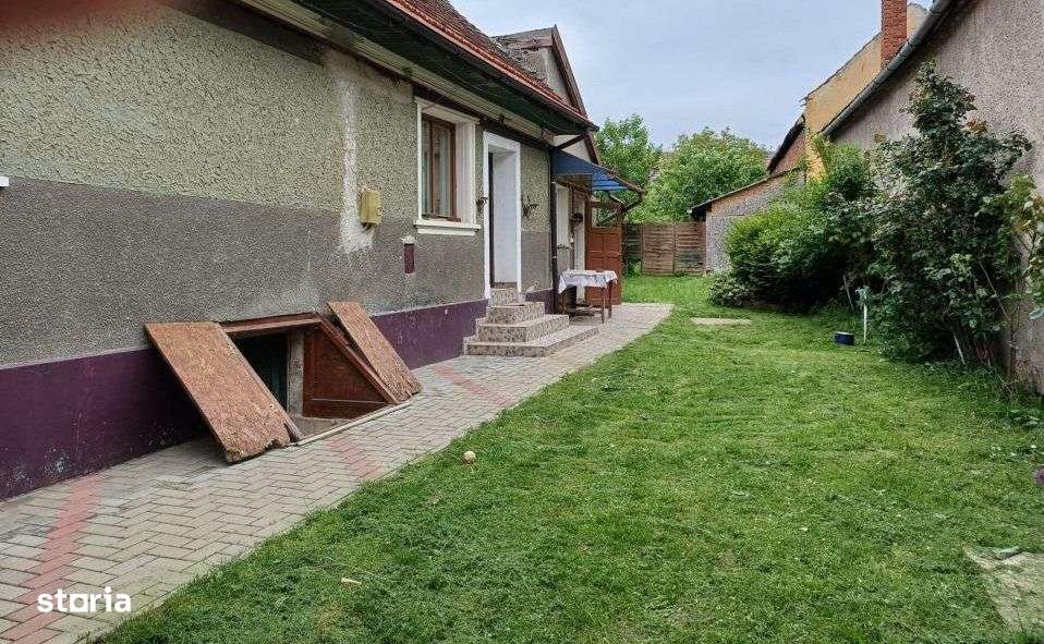 Casa batraneasca solida in zona semicentrala foarte linistita - Imagine principală: 2/9