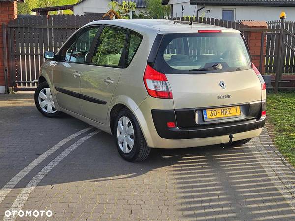 Renault Scenic 1.6 Confort Privilege - 4