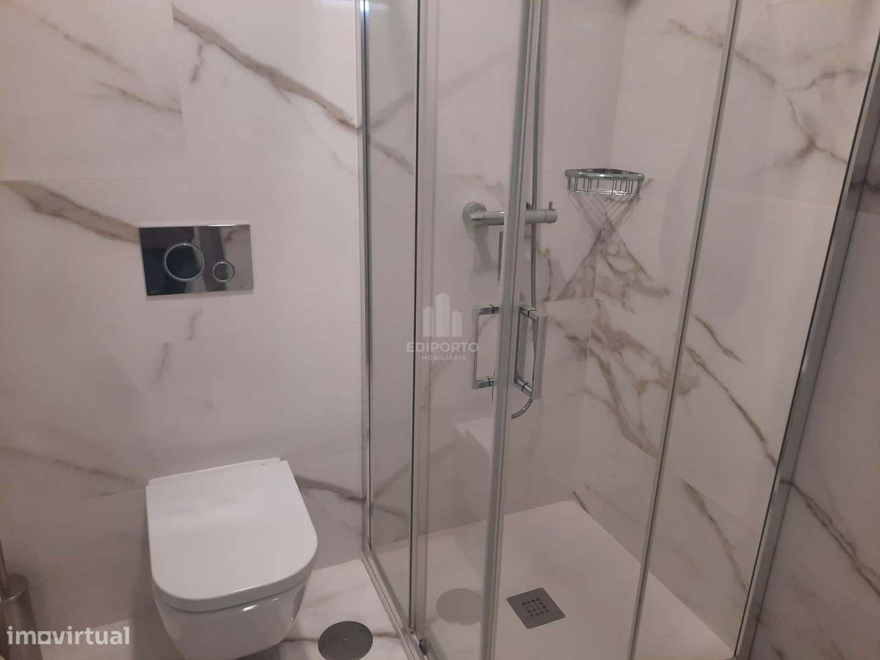 T2 COM GARAGEM E VARANDA   NO PORTO-30