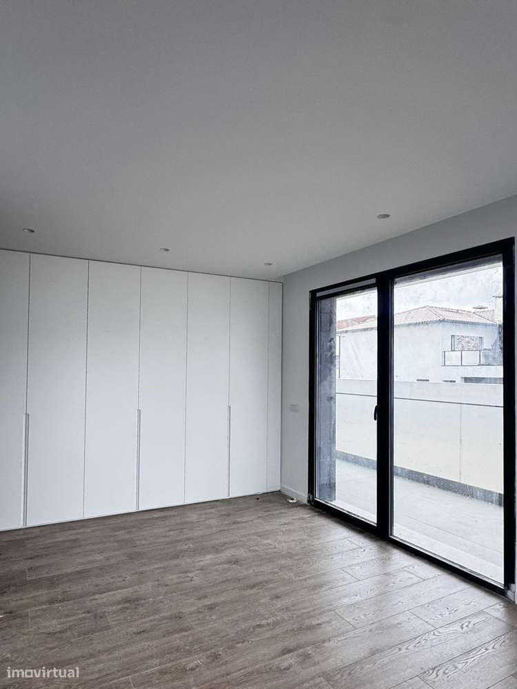 T3 Novo - Leiria - 300m2 Jardim-8