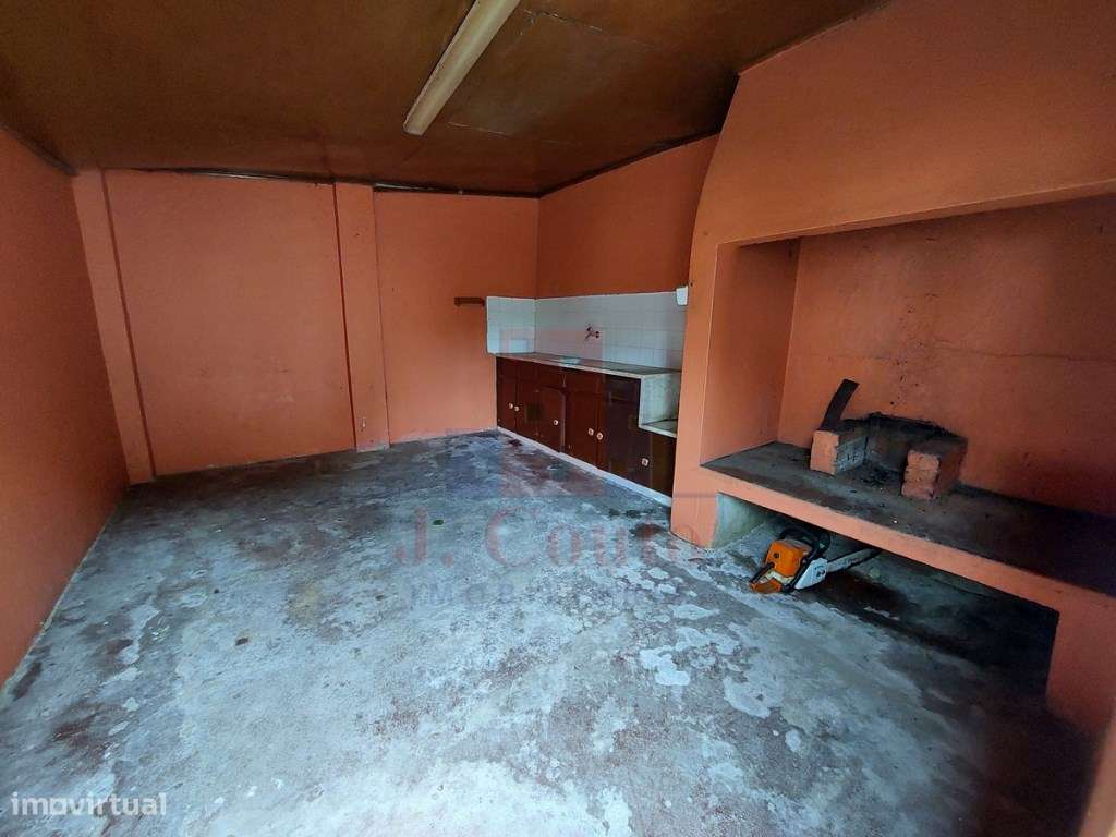 Casa Antiga para Restauro, Salir de Matos-20