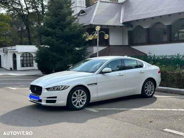 Jaguar XE 2.0 AWD Prestige - 1