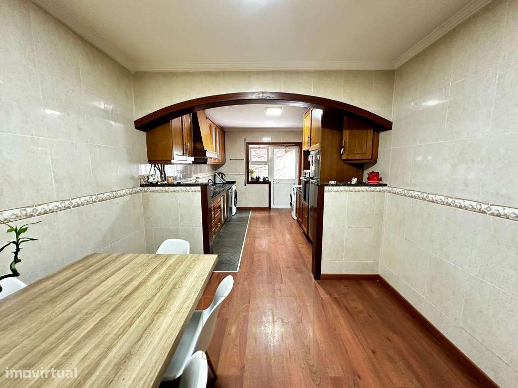 Moradia T4 com terraço, Sótão e Garagem-3