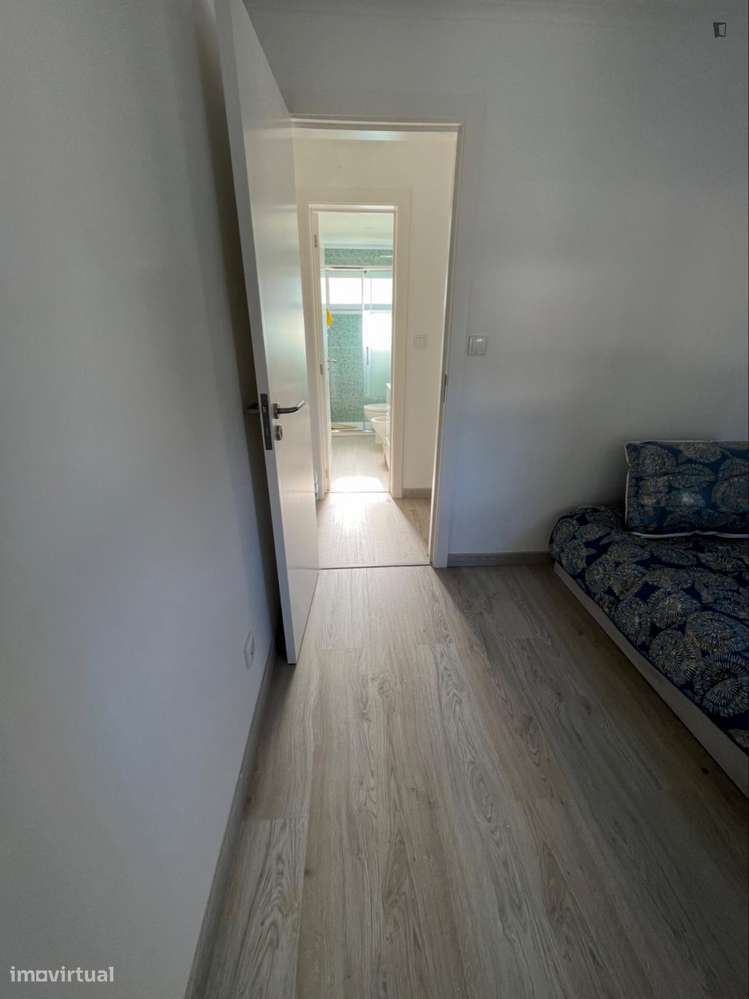 Quarto - localizado em Cascais Lisbon - Grande imagem: 3/8