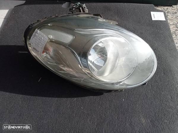 Farol direito Fiat 500L - 1