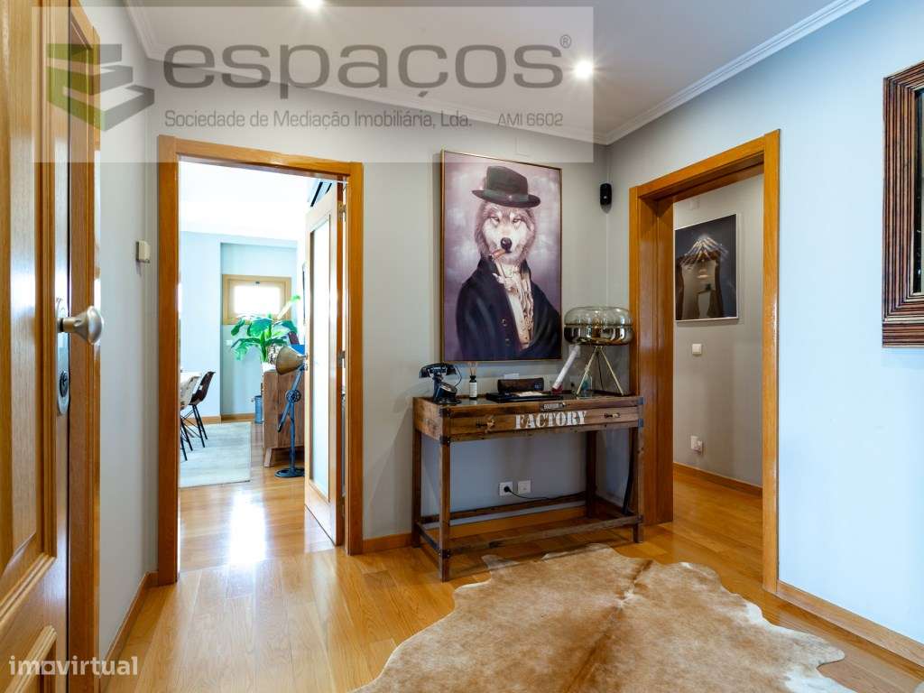 T3 Espaçoso na Parreirinha com Parqueamento e Vista Rio-11