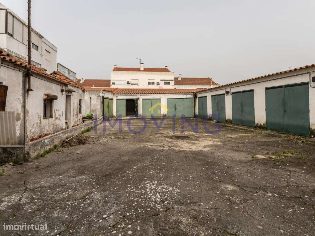 Prédio, moradia e garagens para Investimento-28