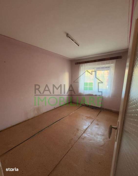 Apartament 3 camere decomandat, zona Tractorul - Imagine principală: 3/12