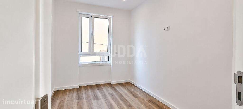 Apartamento T2+1 totalmente renovado na pitoresca vila da Nazaré-23