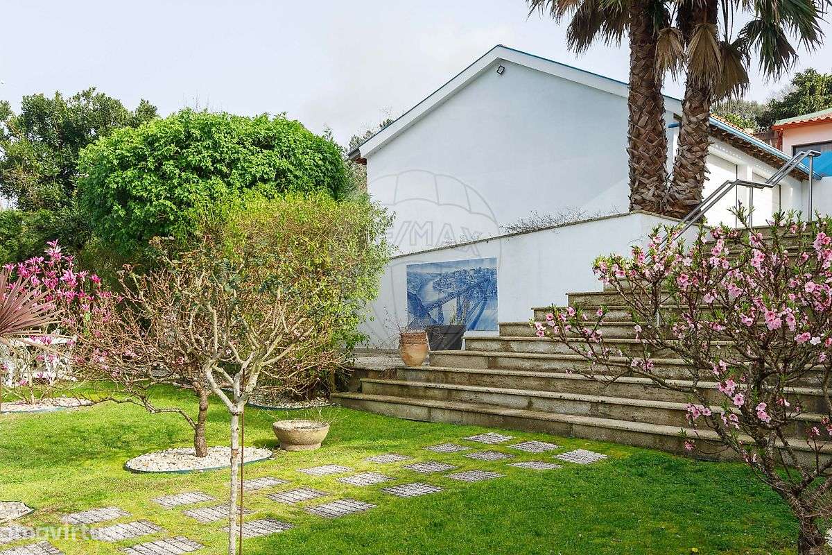 Moradia T8 para venda-6