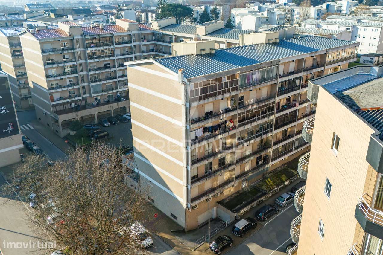 Apartamento T3 para venda na Rua dos Congregados. - Grande imagem: 2/40