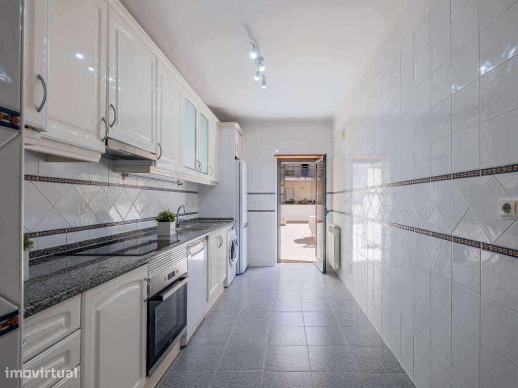 Apartamento T2 com terraço de uso exclusivo-10
