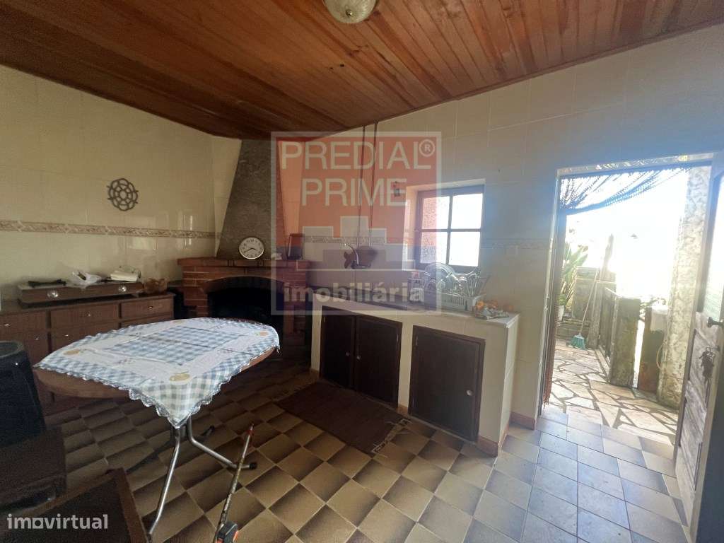 MORADIA INDEPENDENTE COMPOSTA POR 2 CASAS EM CANELAS AROUCA-7