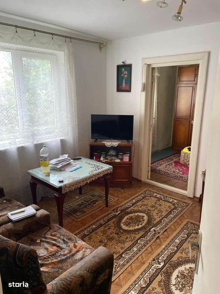 De vanzare apartament 2 camere, zona 200-4
