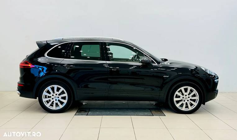 Porsche Cayenne 3.0 L - 4