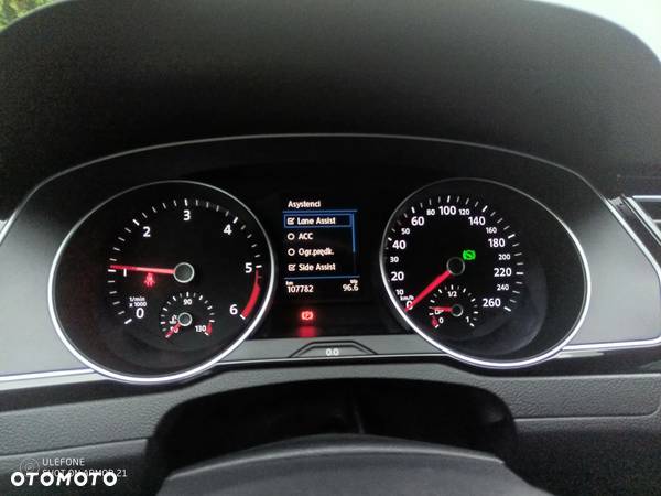 Volkswagen Passat 2.0 TDI Elegance DSG - 19