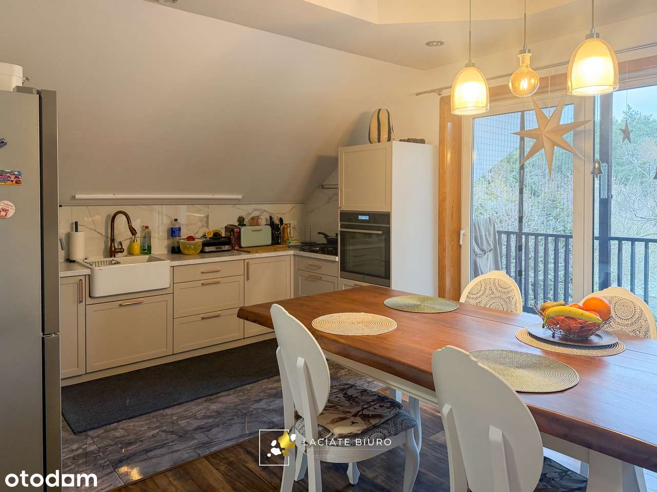 Tani w utrzymaniu dom z warsztatem samochodowym-3