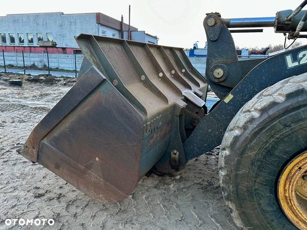 John Deere 744K Bell L2606E 25ton waga ładowarka kołowa - 26