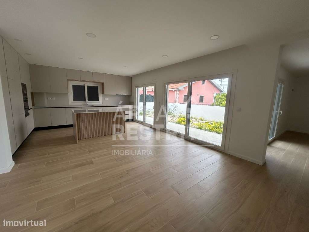 Fernão Ferro- Pinhal do General- Moradia Isolada Térrea T3 NOVA - Grande imagem: 2/31