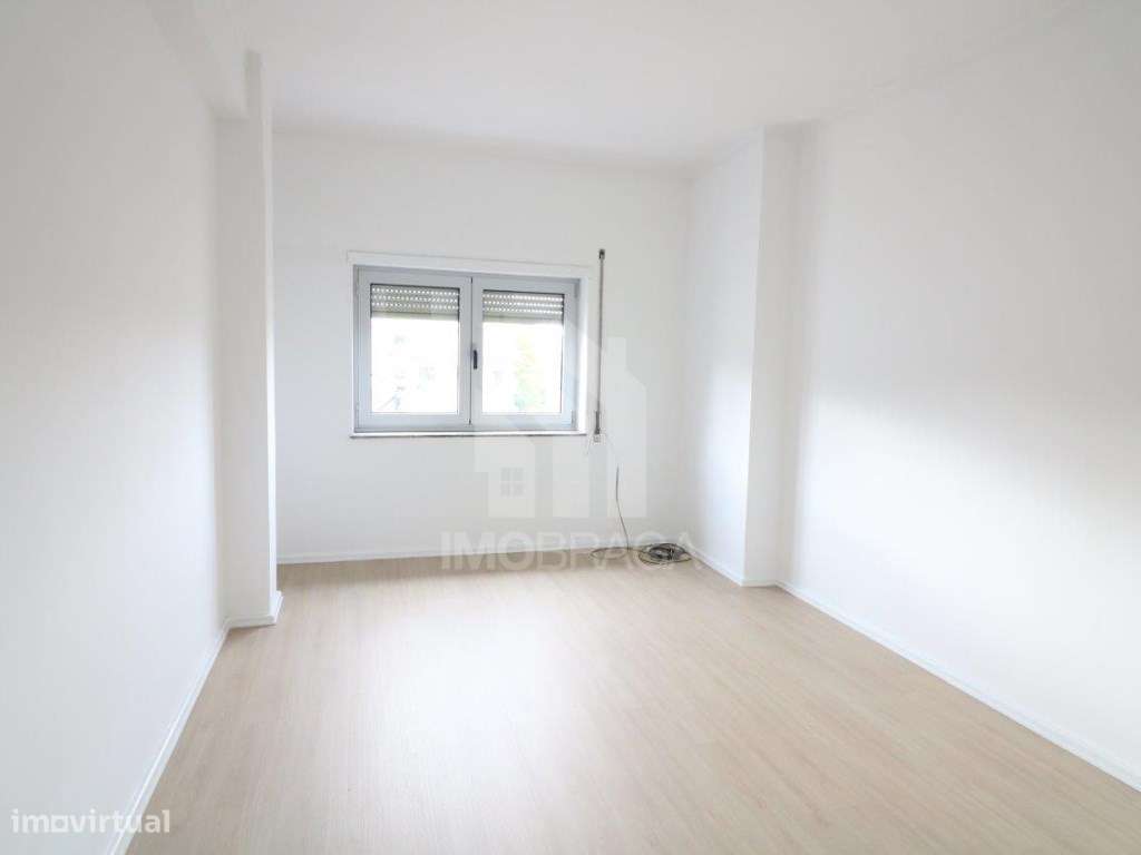 Venda Apartamento T2+1 com Sótão (transformado em T2) - São Vítor, ...-4