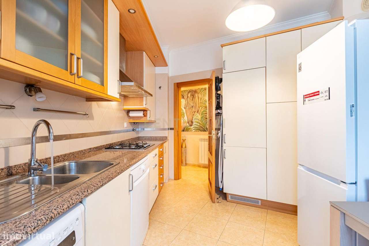 T3 com duas varandas na Rua Pulido Valente Colinas do Cruzeiro-5