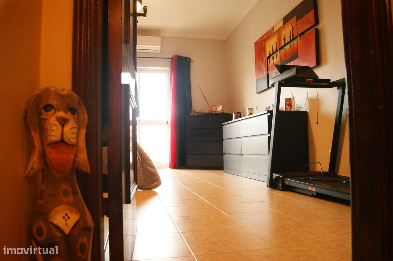 Moradia com 4 assoalhadas em ótimo estado.-33