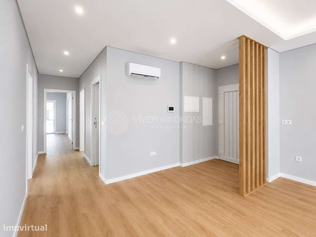 Oferta da Escritura | Moradia T3+1 Térrea com 307 m² em Fernão Ferro-23