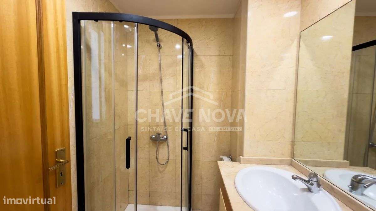 Apartamento T2 Mobilado c/ Lugar de Garagem em Oliveira do Douro-28