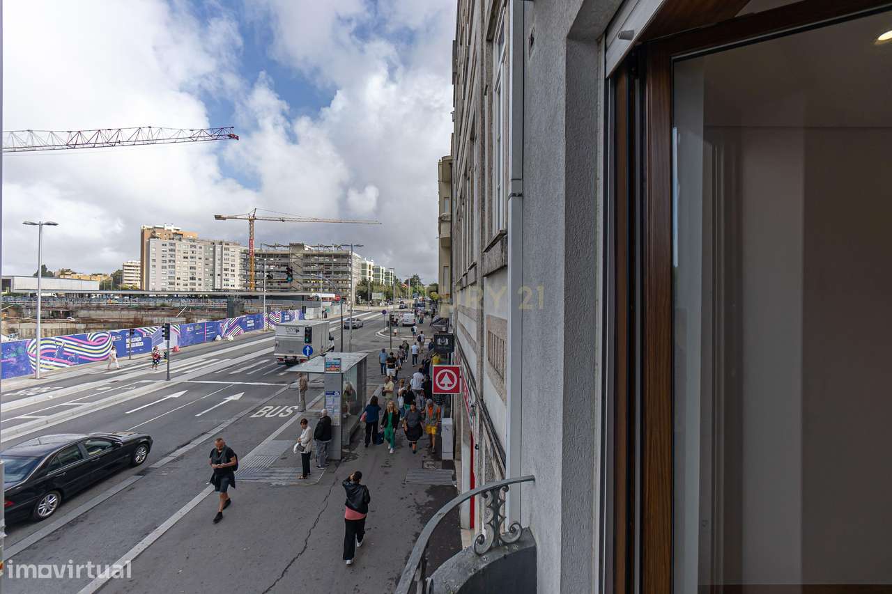 Apartamento T3 com terraço em frente ao metro da Casa da Música-26