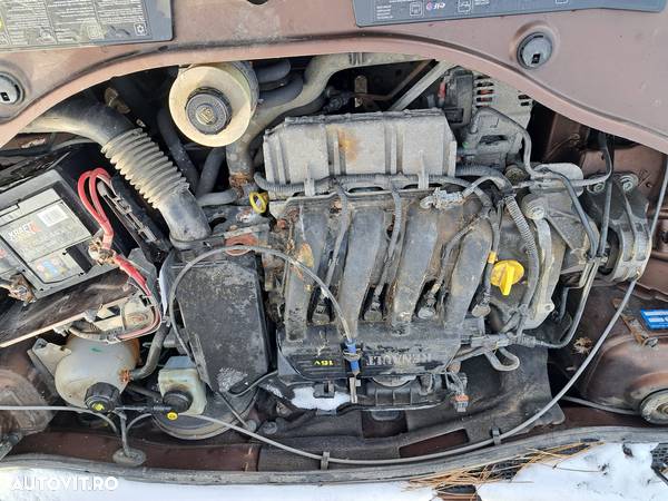 Piese/Dezmembrez Dacia Duster4x2 benzină 1.6i-16v 77kw 105 cp - 7