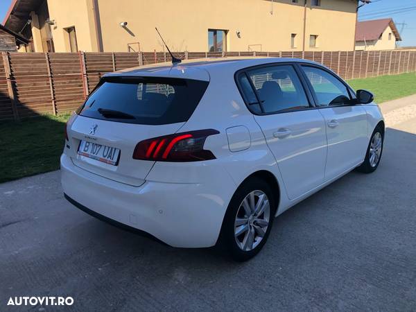 Peugeot 308 1.2 L PureTech Turbo S&S Allure - 3