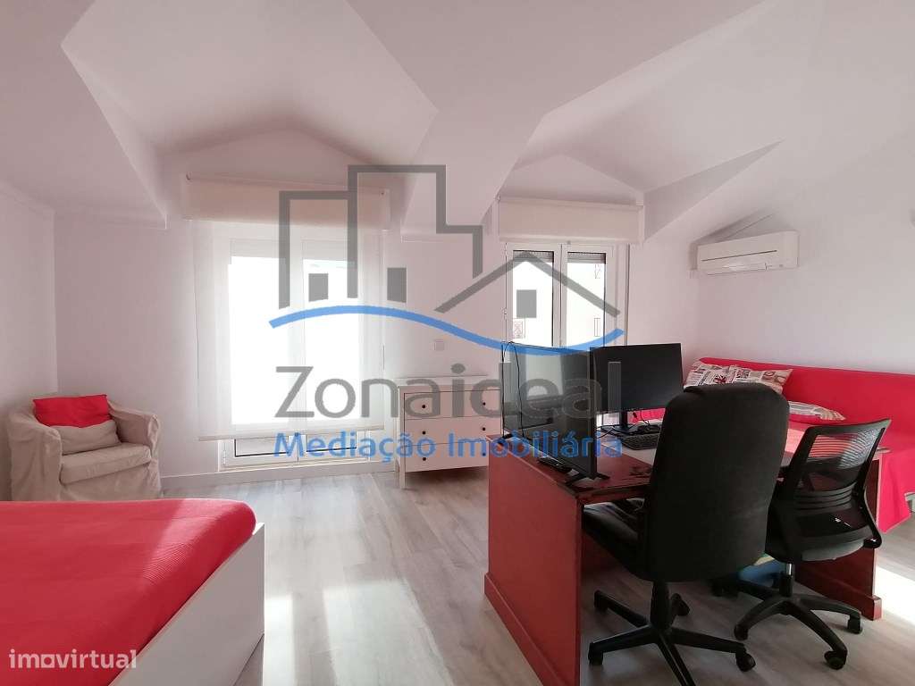 Apartamento T3 Duplex com parqueamento 2 carros - Alenquer-22