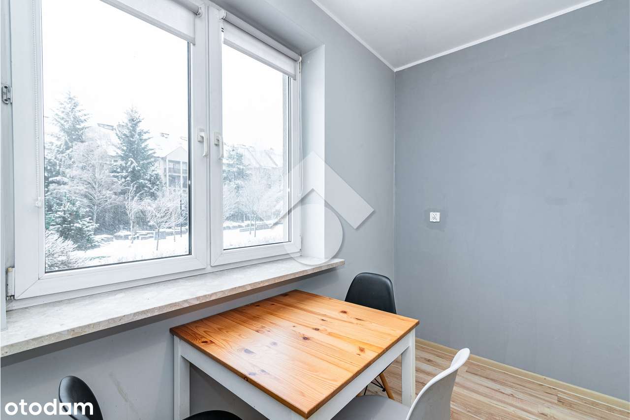 Przestronna kawalerka z dużą kuchnią | Kurdwanów | Widok na park-6