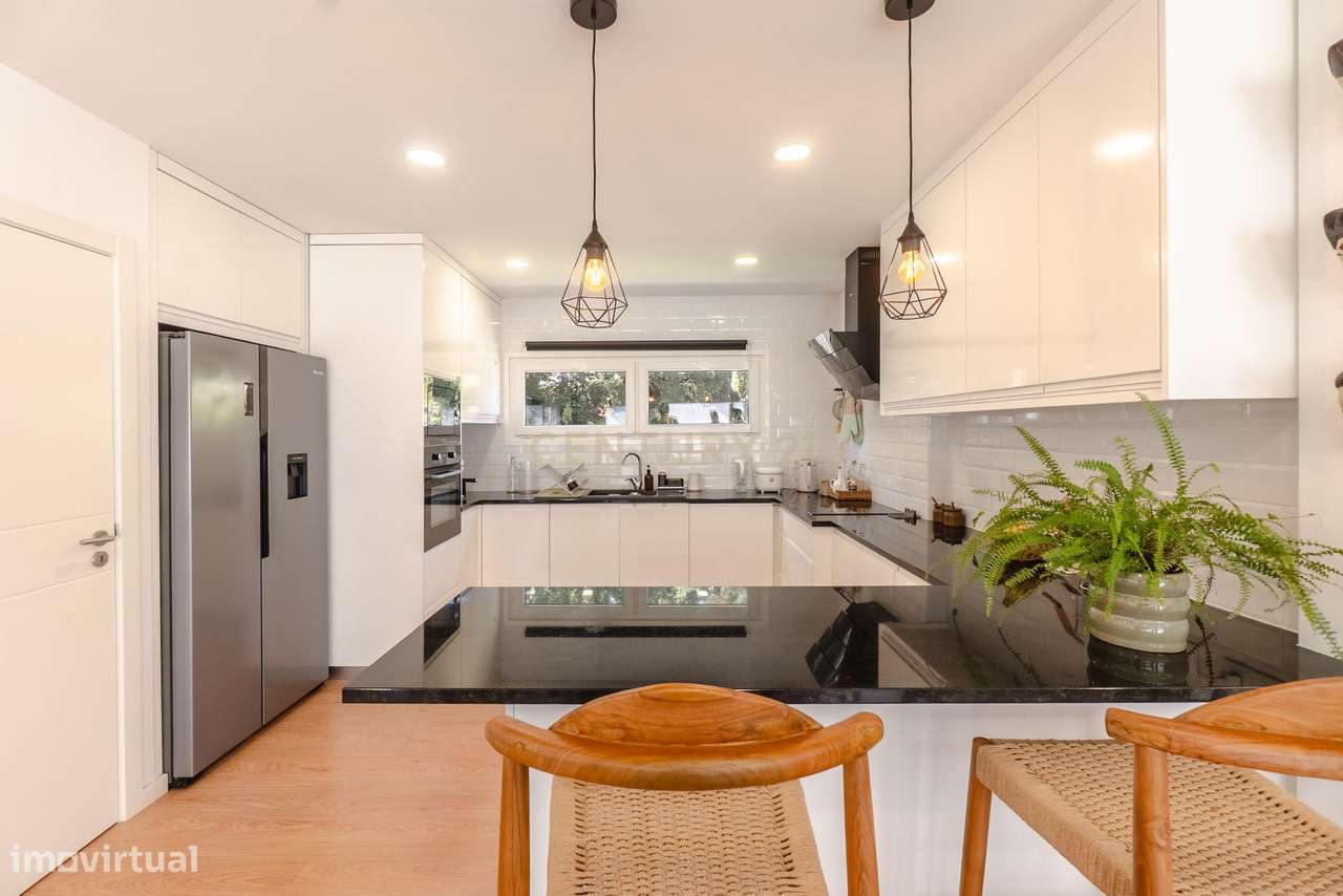 Moradia T3 com Piscina - Foros de Amora - Grande imagem: 2/44