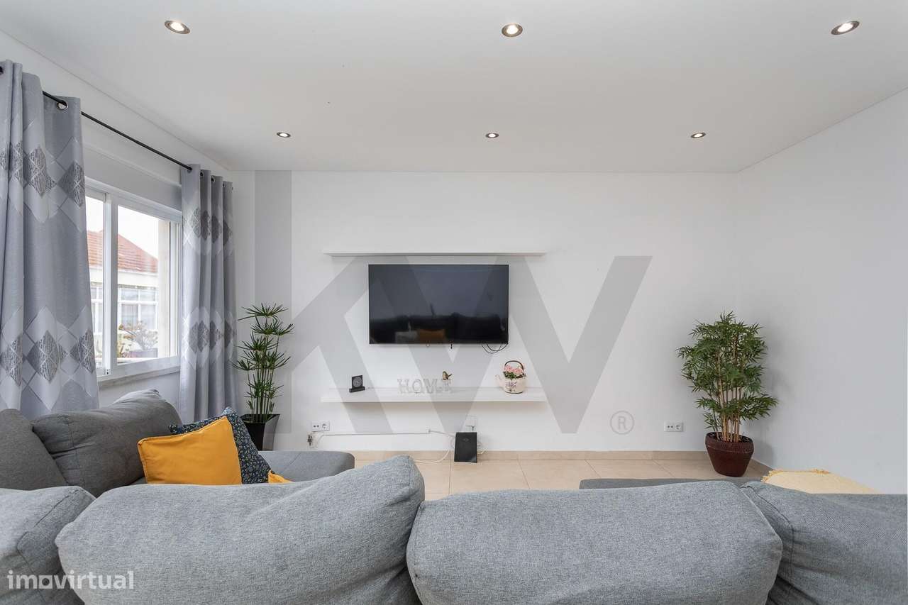 T2 com duas varandas e churrasqueira na Murtinheira | Seixal - Grande imagem: 3/22