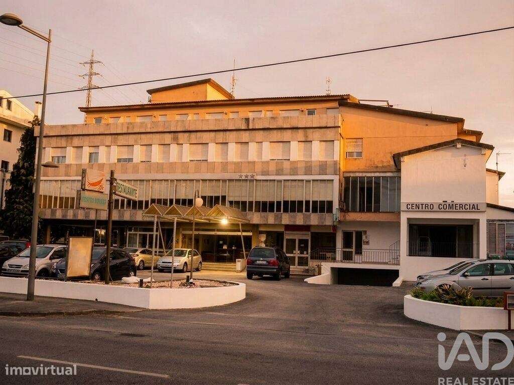 Hotel 3* T36 em Valença, Cristelo Covo e Arão de 2224,00 m2-0