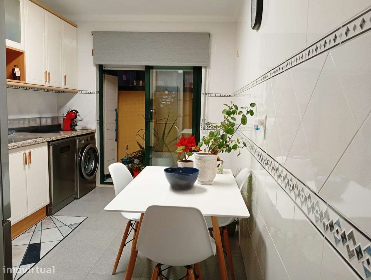 T2 - Lareira / A/C / Varanda - Alto do Seixalinho-2