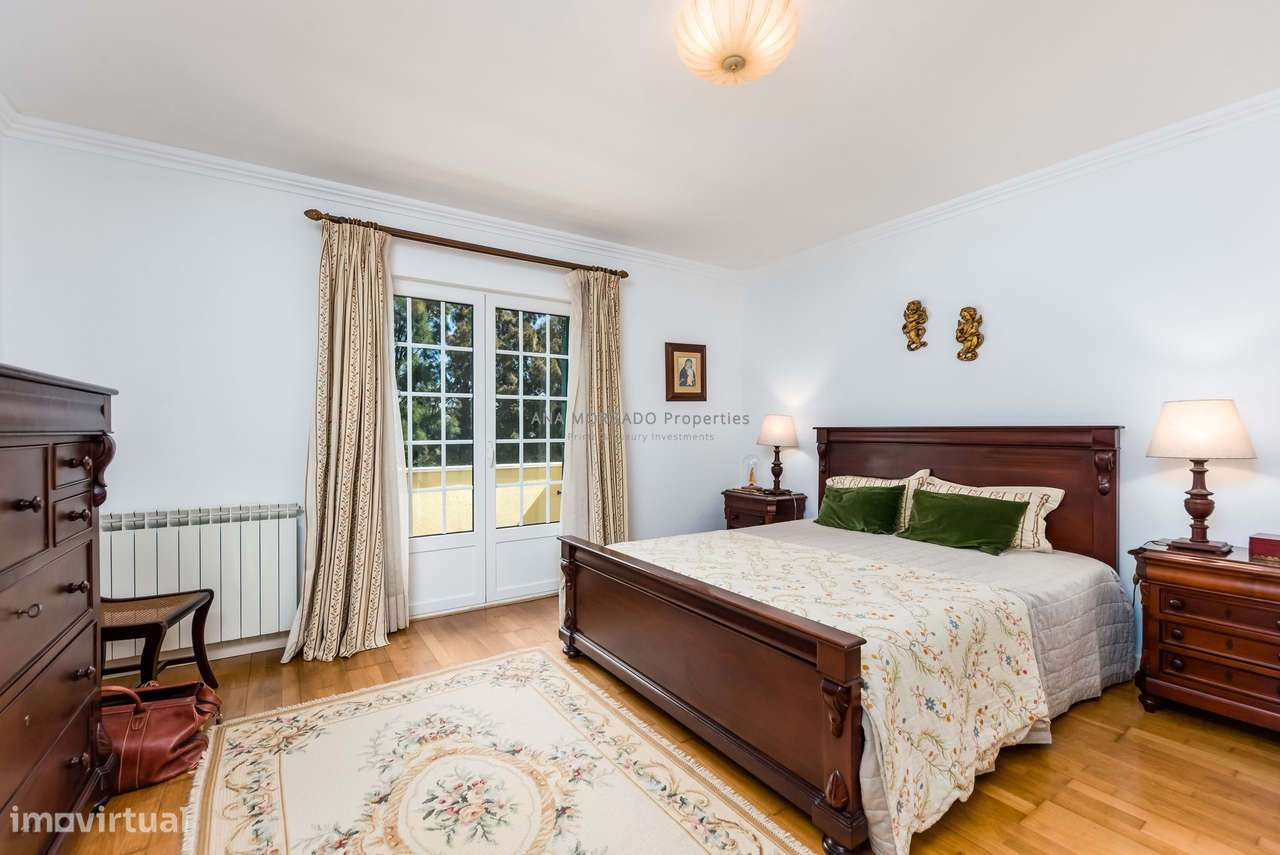 Moradia T4+1 Geminada na Quinta da Beloura — Luminosidade, Conforto e-31