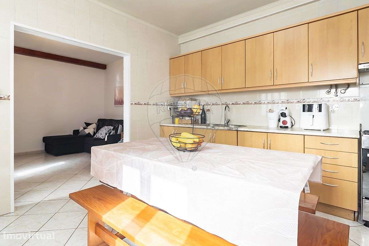 Moradia T5 + Moradia T2 | Terreno 3.717 m² | Azeitão-39