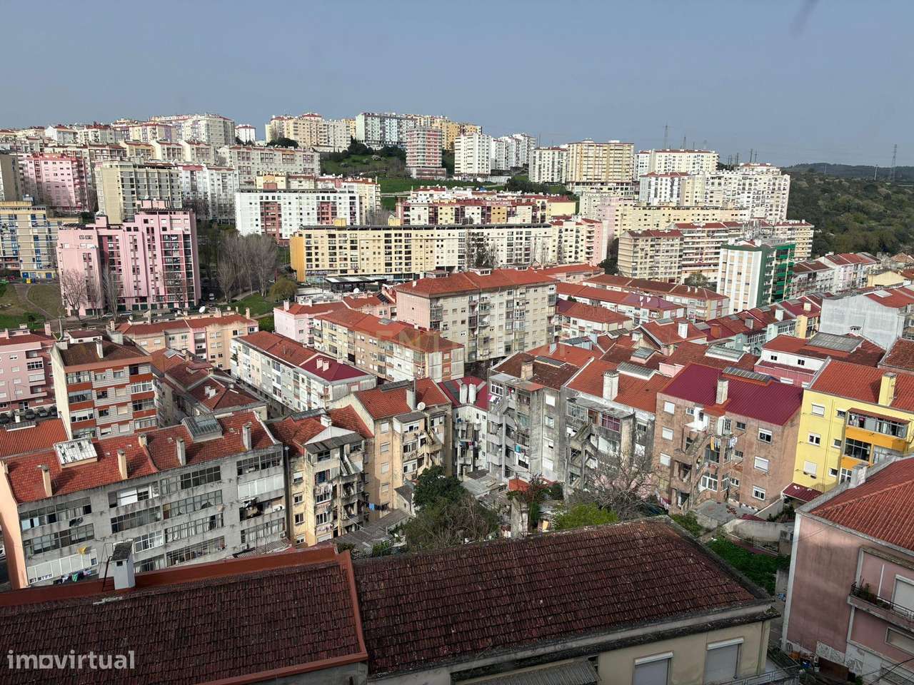 Excelente oportunidade em Queluz – T1 transformado em T2 com elevado p-19