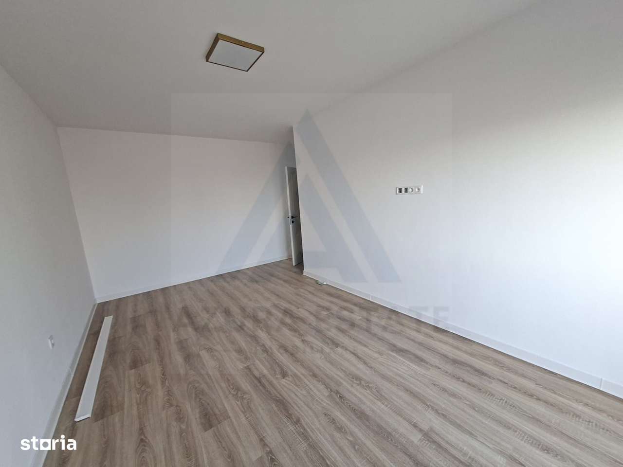 Apartament finisat modern 2 camere loggie si parcare pe Doamna Stanca - Imagine principală: 4/12