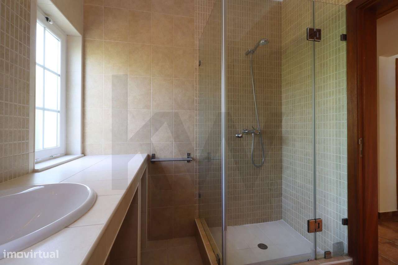 Moradia de Luxo com Piscina e Vistas Panorâmicas | Moçarria, Santarém-23