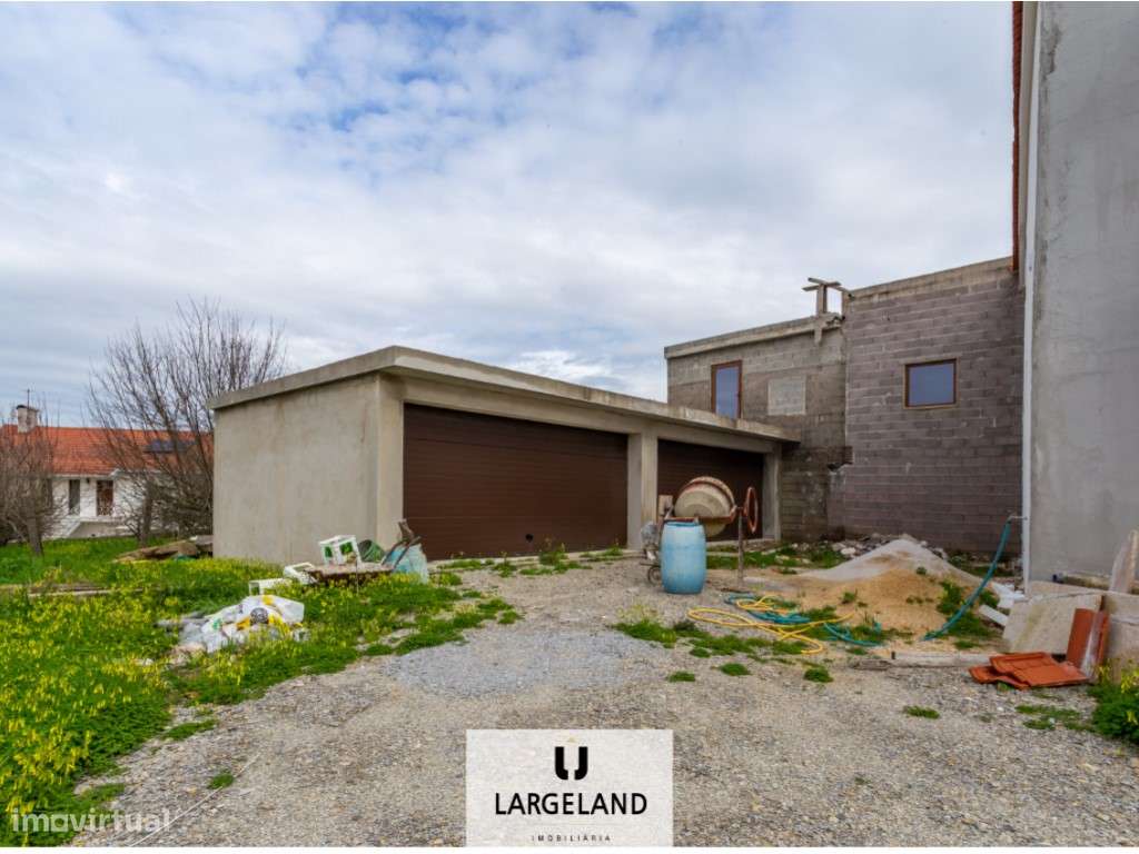 Moradia T3 em fase de acabamento - Vila Maior-8