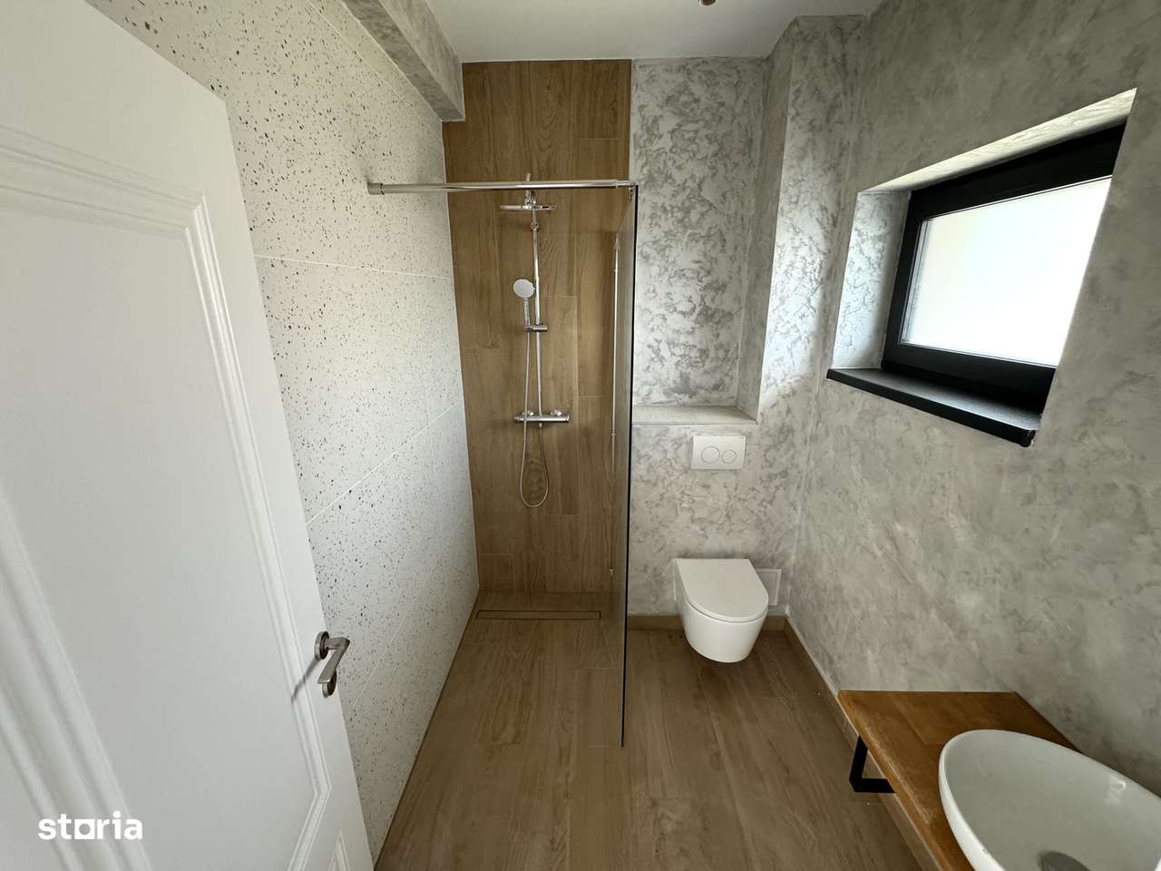 BECI! ASFALT! CANALIZARE! Încălz în pard! Vila 4 camere Bucium-Barnova - Imagine principală: 3/12