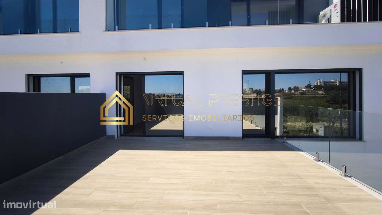 Moradia em Banda T4+1 - Pera - Nova - Garagem-18