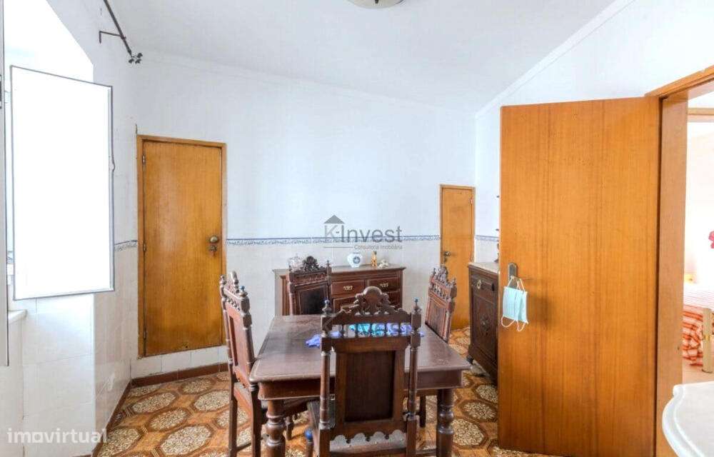 Prédio para remodelação - Carvoeiro-12